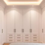 Szafa jak ściana – jak stworzyć zabudowę, która wtapia się w przestrzeń? szafa jak ściana